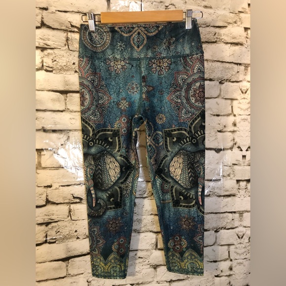 EVOLUTION AND CREATION 3/4 LEGGINGS - Picture 8 of 8